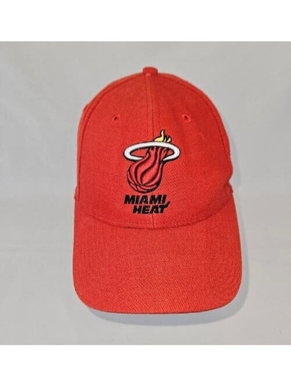 Reebok - Red Miami Heat NBA Basketball cap with embroidered logo.